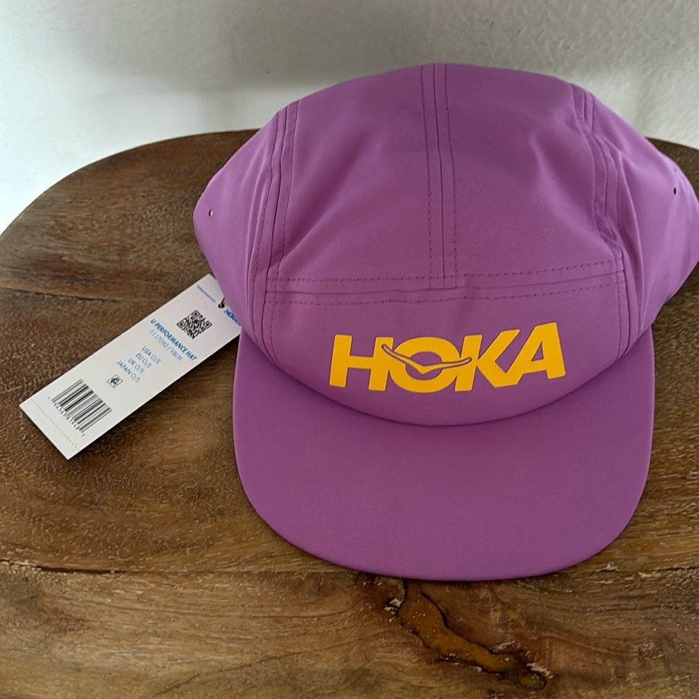Hoka U performance hat purple